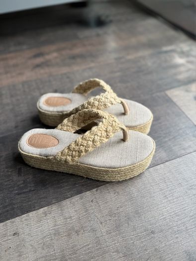 Hitzz natural jute platform flip flop sandals-handmade in Brazil. Size 39/6