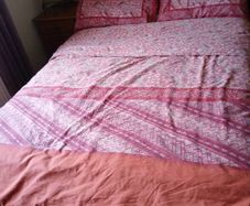 Beautiful 2.20 x 2.20 m Duvets Cover/2 Pillow Cases