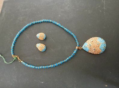 necklace and earrings set