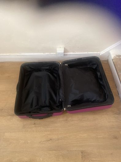 Hard shell suitcase 24"