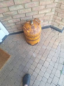 empty gas bottle