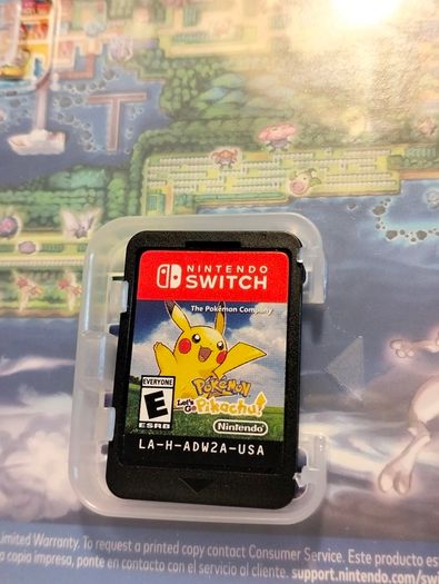 Pokemon Let's Go Pikachu! Nintendo Switch