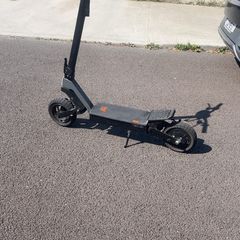 G2 electric scooter