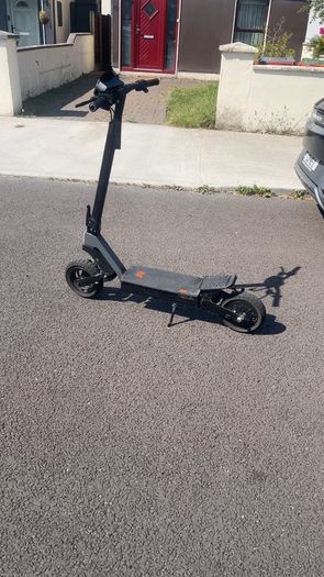 G2 electric scooter