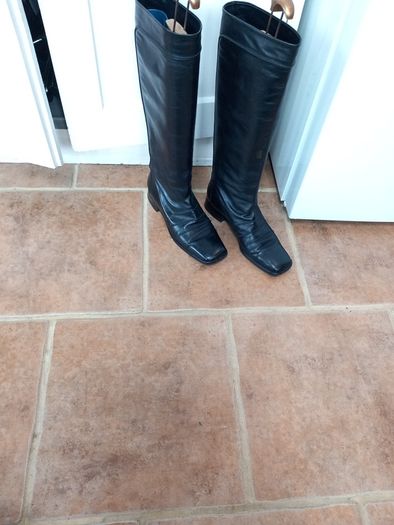 Bally Black Vintage All Leather Boots 39
