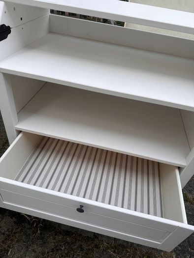 Baby changing unit