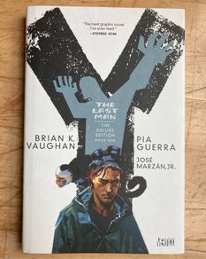 Y The Last Man - Book One Deluxe Edition