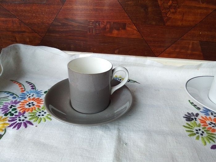 Two Quality Espresso Coffee Cups & Saucers