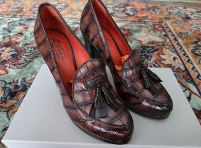 Leather shoes