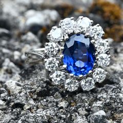Vintage 1970/80s Sapphire & Diamond Ring