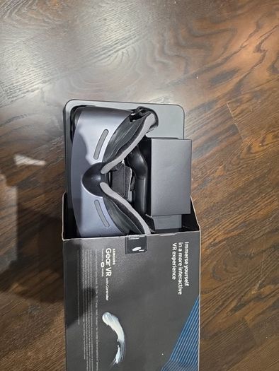 Samsung Gear VR with Controller