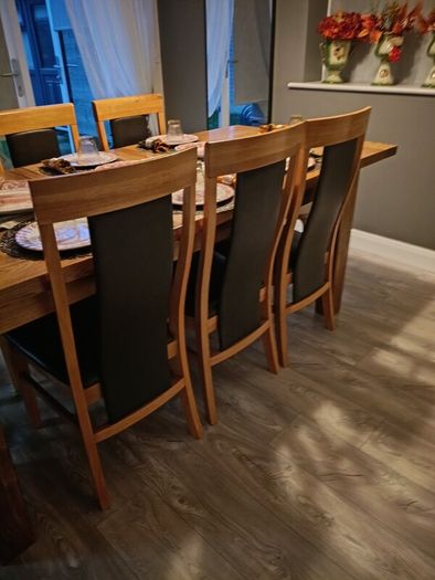 wood  table and chairs 6 chairs