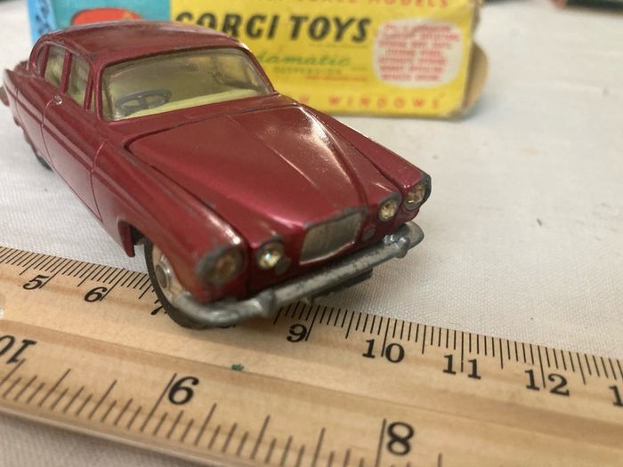 Corgi 238. Jaguar Mark X (10). With box. 1962/67