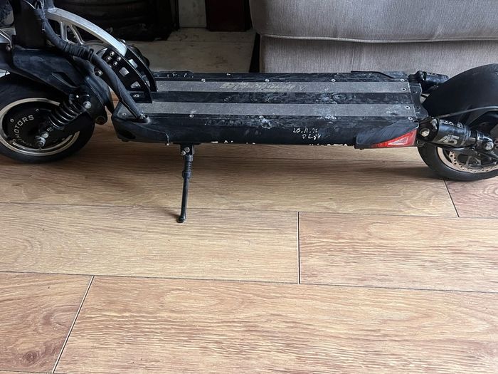 electric scooter