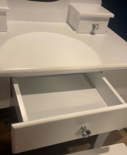 dressing table