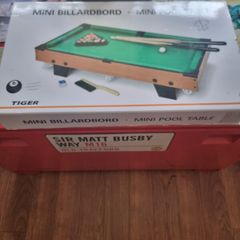 mini pool table