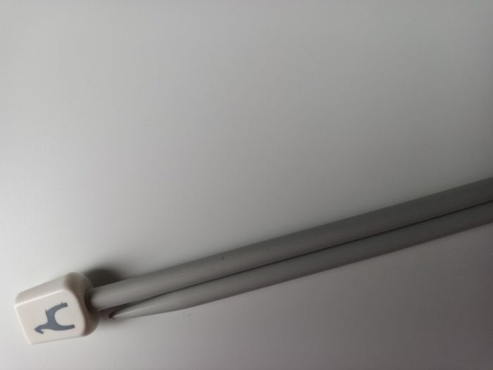 Knitting Needles: 5mm