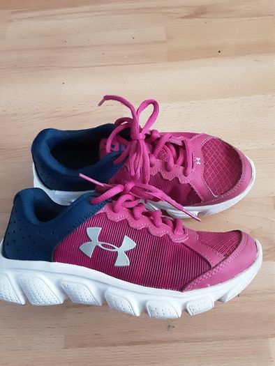 Trainer's/Girl's Under Armour Trainers/Size: 12.5  UK ..  31 EU .. Colour: Coral Pink and Navy with White Sole/NOW REDUCED