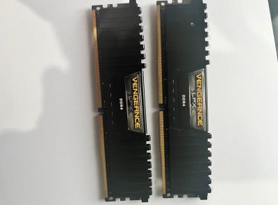 Corsair Vengeance  2x16 GB 3200Mhz ram