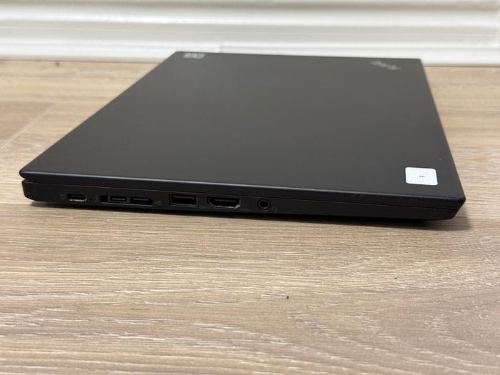Lenovo ThinkPad X280 i5-8350U 256GB ssd 16gb ram