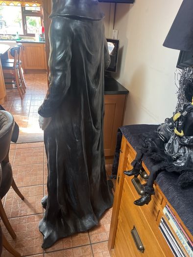 Halloween statue