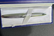 Neo vintage Cross Apogee fountain pen 18kt nib