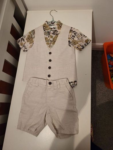 Boys shorts suit. Age 3-4