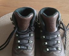 Boots boys Hi-Tec size UK11 waterproof hiking boots