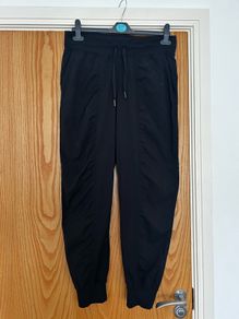 Lululemon black joggers