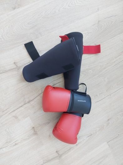 boxing gloves & shinguard