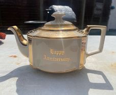 Saddler Teapot (Please Read)