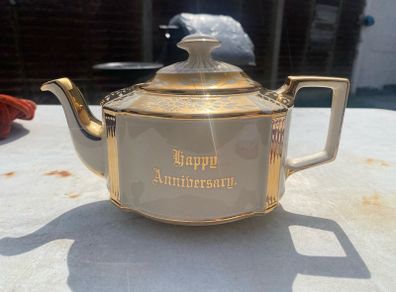 Saddler Teapot (Please Read)