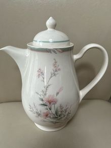 Vintage Keltkraft designed by Noritake Pennfield 9172 teapot.