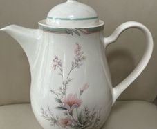 Vintage Keltkraft designed by Noritake Pennfield 9172 teapot.