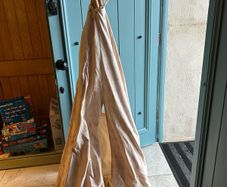 Little girls teepee