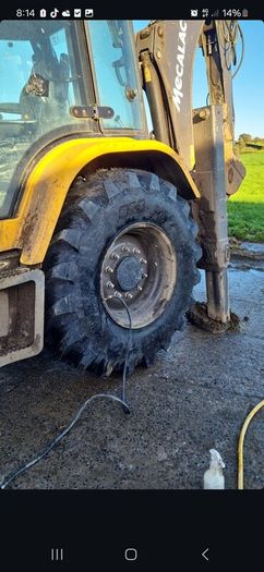Agri tyres bkt/puncture repairs