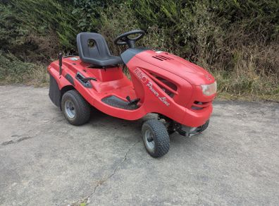 Ride on lawnmower