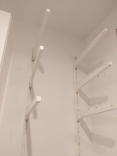 Shelf - adjustable