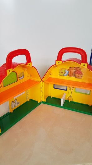 Farmhouse & tractor set