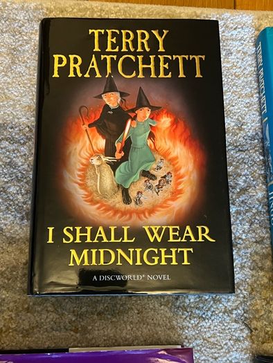 21 Discworld books Hardcover