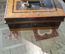 Vintage Metal Cash Box, no key, Postage Available or Collection