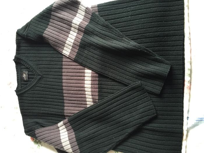 Jumper for men v neck size xl