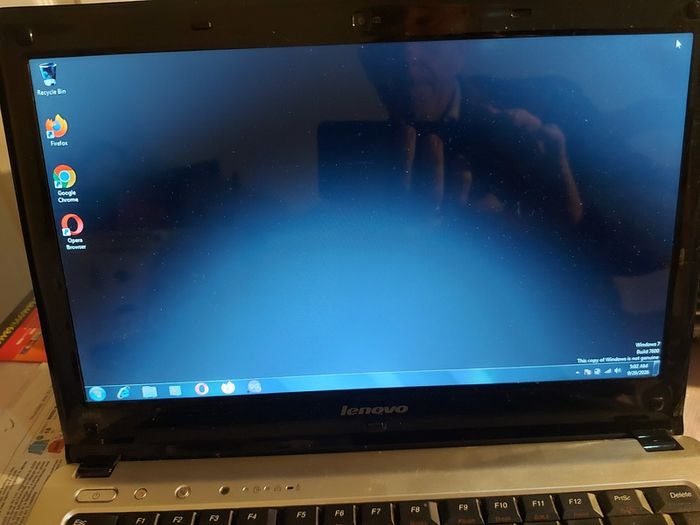 Lenovo Ideapad U350, Model 2963, Intel Core 2 Solo CPU U3500, 1.4GHz, 4GB Ram, 230GB SSD,  Windows 7 professional 32 bit, Opera, Firefox, Chrome and VLC