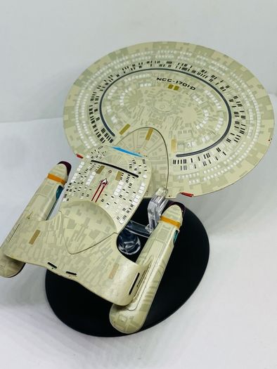 Star Trek USS Enterprise NCC - 1701 D