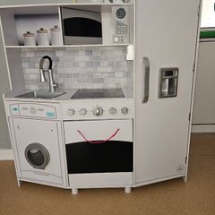Childs kitchen