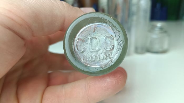 495 - Set of 6 Vintage Clear Glass Screw Cork Top Collectible Decorative Bottles and Jars
