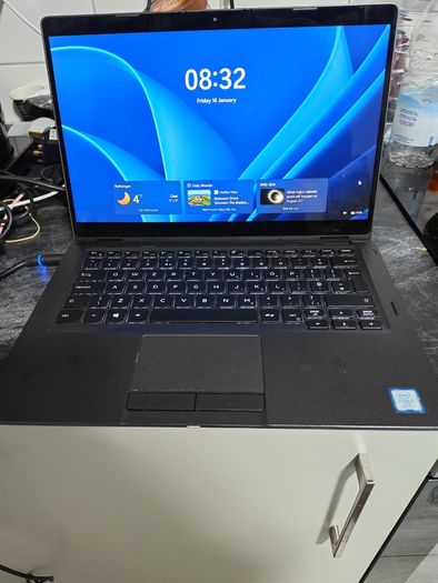 Dell latitude 5300 2 in 1 core i7 touch ssd 13.3"