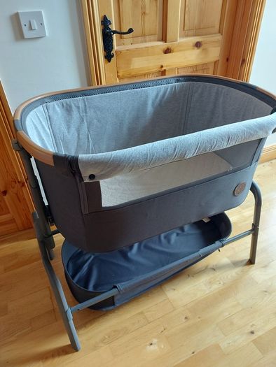 Maxi cosi next to me crib