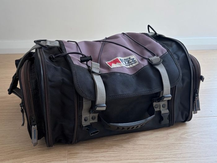 Tanax MotoFizz expandable seat bag/luggage
