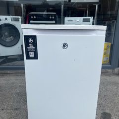 New display model 55cm undercounter fridge with 4 star icebox